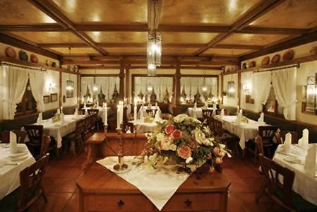 Hotel-Restaurant Esbach Hof كيتسينغن المظهر الخارجي الصورة