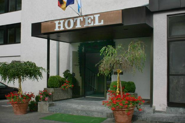Hotel-Restaurant Esbach Hof كيتسينغن المظهر الخارجي الصورة